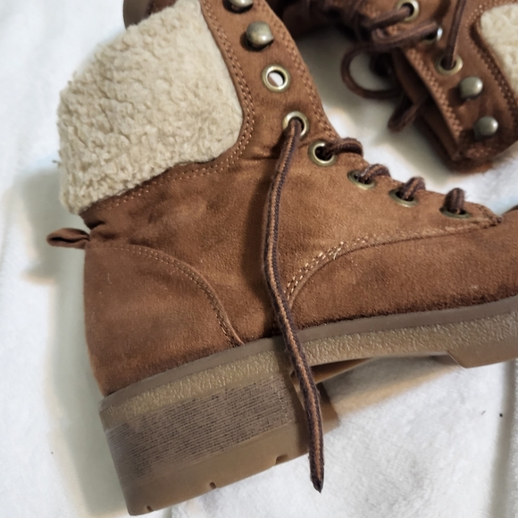 Mossimo Supply Co Ankle Boots Brown 7 - Picture 2 of 13